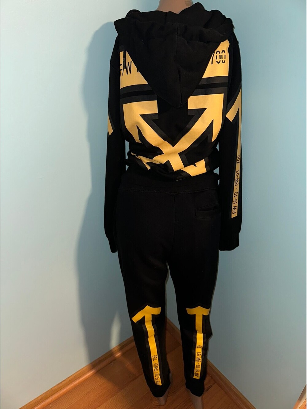 Off-White Women's Black Sweatsuit Set Hoodie Arrows M